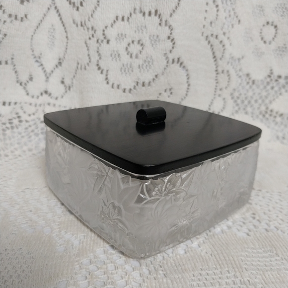 Japanese Cherry Blossom Maple Leaf Glass Trinket Box Black Lacquer Wooden Lid - Picture 2 of 10